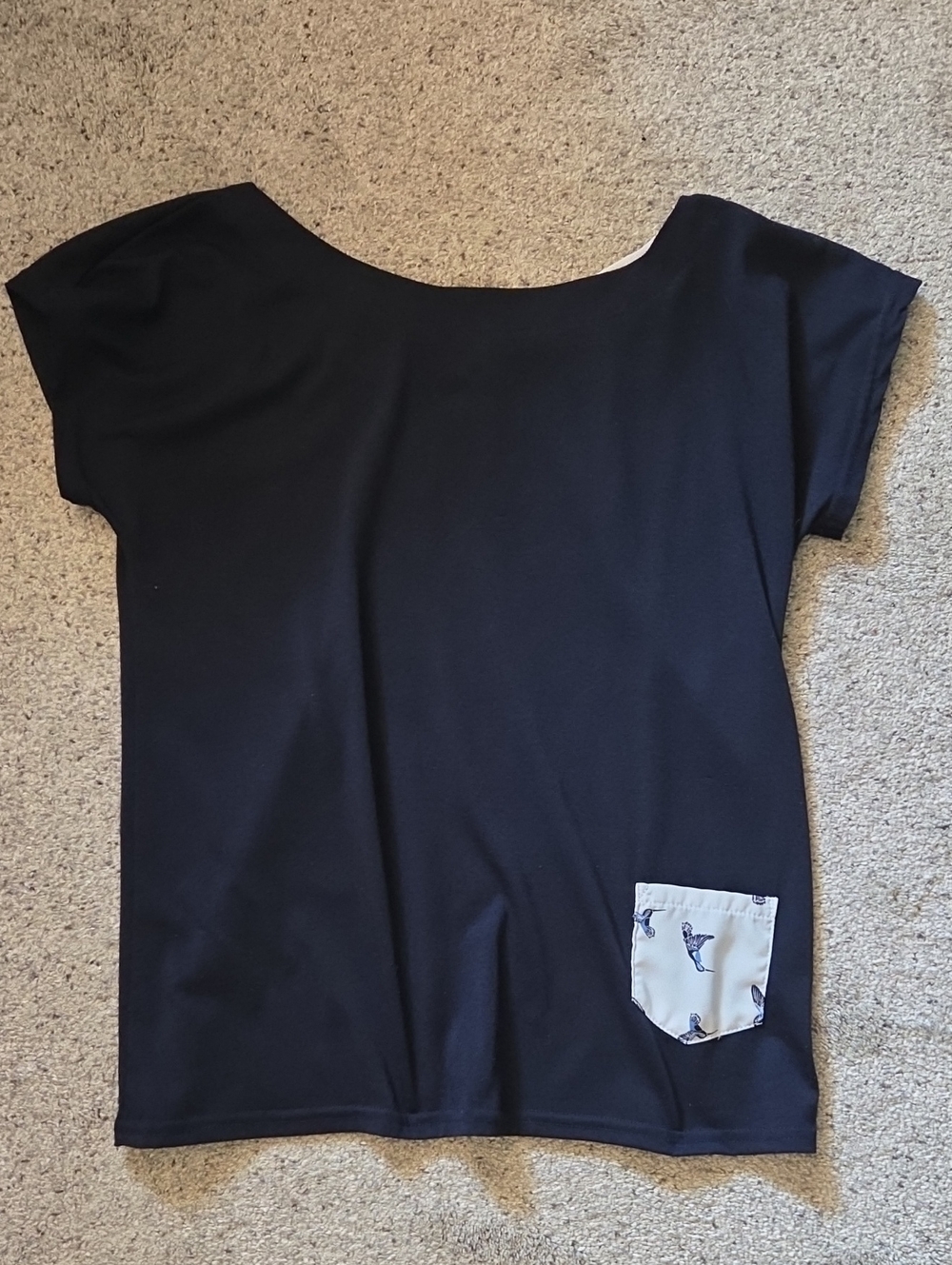 2/$10! Free Hummingbird Navy Top Sz S